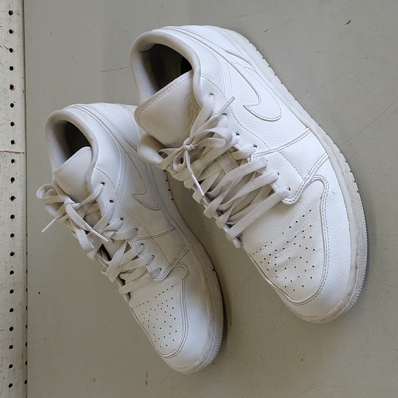 Nike Other - White Nike Air Jordans Mens 12 GUC